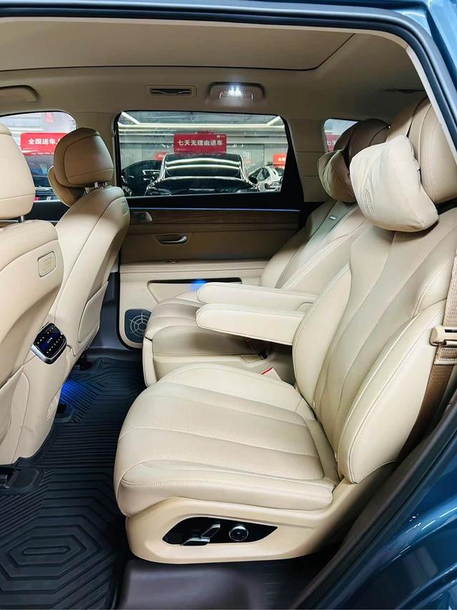 Pre-Owned AITO M7 2024 Ultra 5-Seat 4WD Intelligent Edition