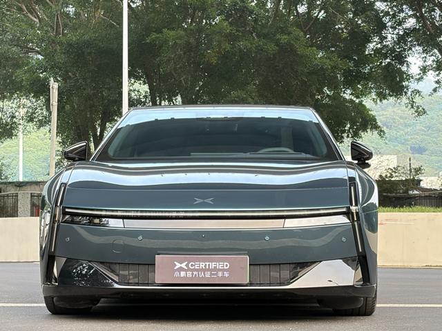 جهاز XPENG P7 2025 702 طويل المدى فائق الجودة معتمد ومستعمل