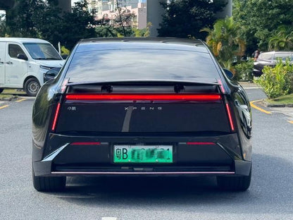 سيارة XPENG P7 موديل 2025 معتمدة مستعملة، دفع رباعي، أداء فائق، فائقة الأداء
