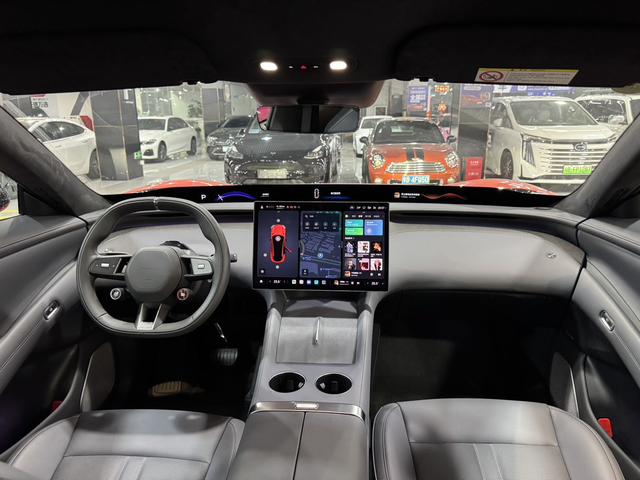 Certificated Pre-Owned Xiaomi YU7 2025 Ultra Long Range High-Performance Four-Wheel Drive Max Edition -u22739656