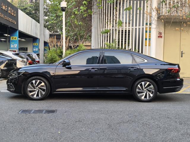Certificated Pre-Owned Volkswagen Passat PHEV 2020 430PHEV Hybrid Luxury Edition National V -u22034804