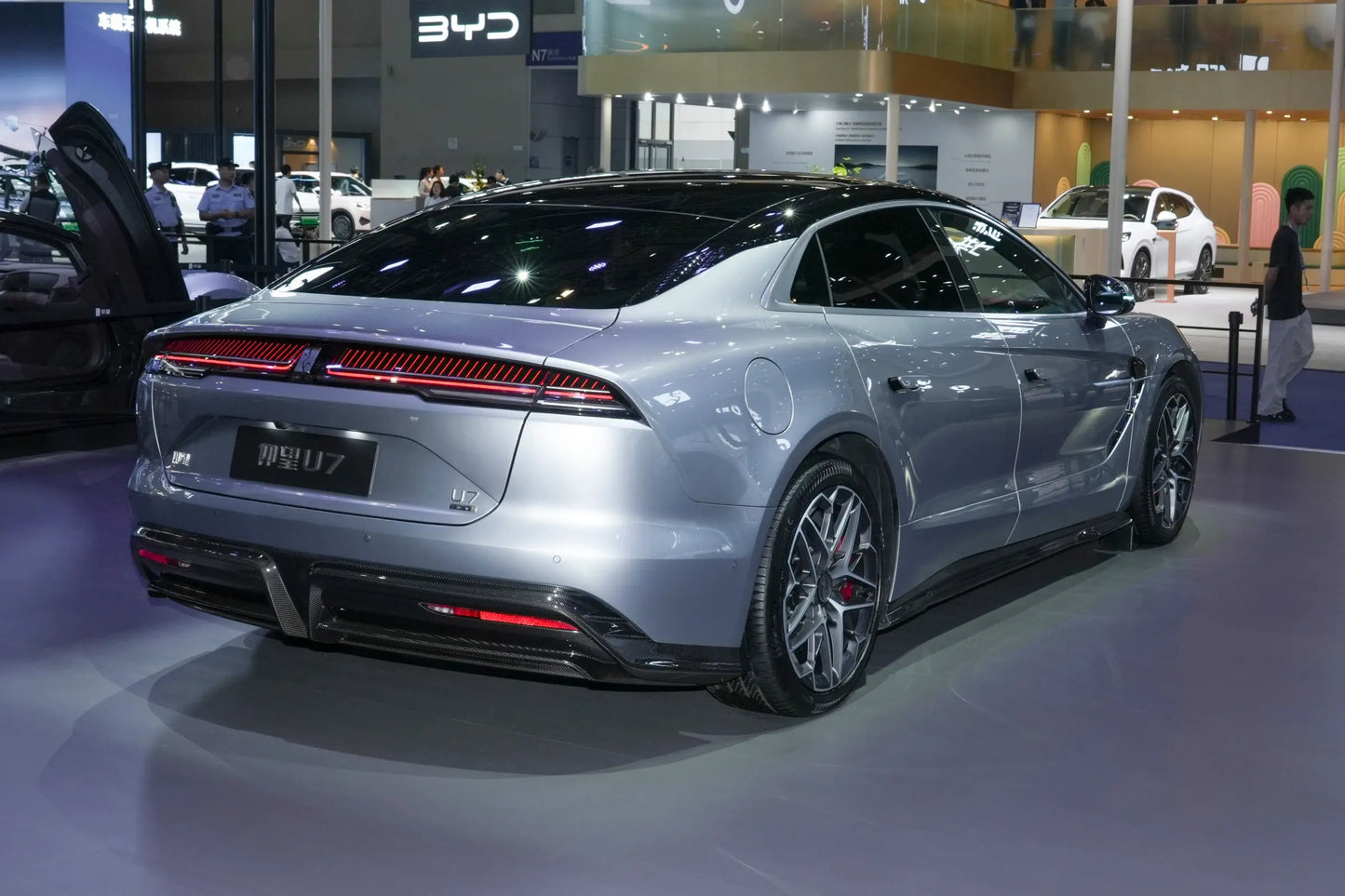 Yangwang regarde U7 - Hybride PHEV