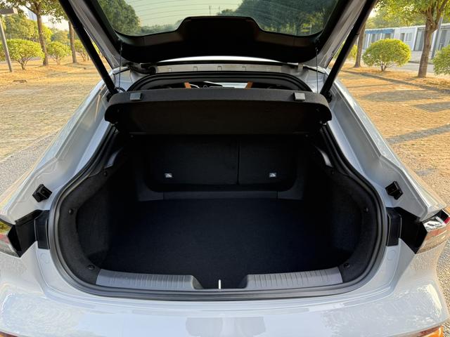 Certificated Pre-Owned Changan UNI-V 2025 1.5T 500Bar Premium Sport Edition - u22607424