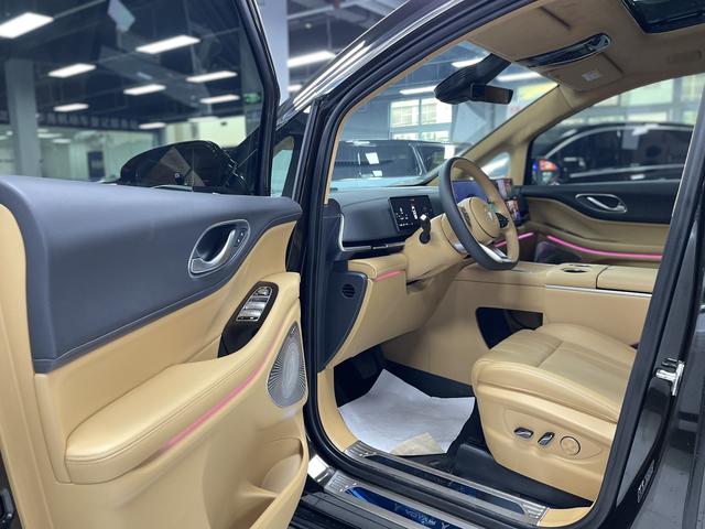 Certificated Pre-Owned VOYAH Dreamer PHEV 2025 4WD Flagship Kunpeng Edition -u22083839