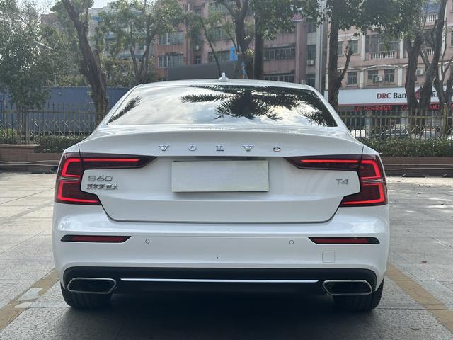 Certificated Pre-Owned Volvo S60 2020 T4 Inscription Luxury Edition - u22692537