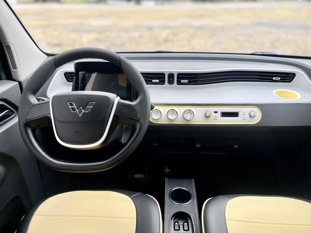 Certificated Pre-Owned SAIC-GM-Wuling Hongguang MINIEV 2021 Macaron Filling Edition Ternary Lithium 170km