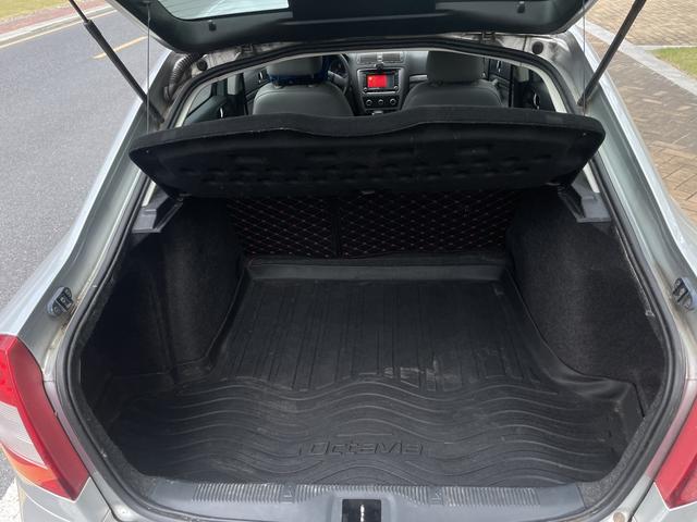 Certificated Pre-Owned Skoda Octavia 2010 2.0L Automatic Yijun Edition - u21335701