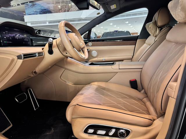 Certificated Pre-Owned Xiangjie S9 2024 All-Electric Four-Wheel Drive Ultra