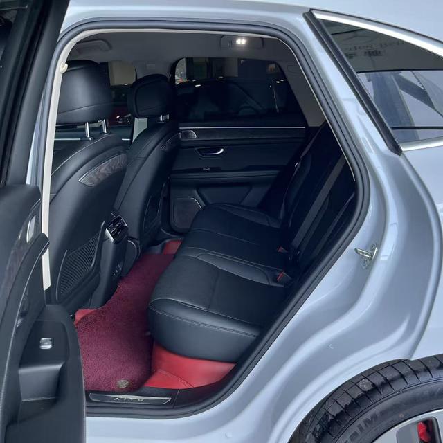 Certificated Pre-Owned Wenjie M5 2022 Extended-Range Four-Wheel Drive Ultimate Edition -u22408398