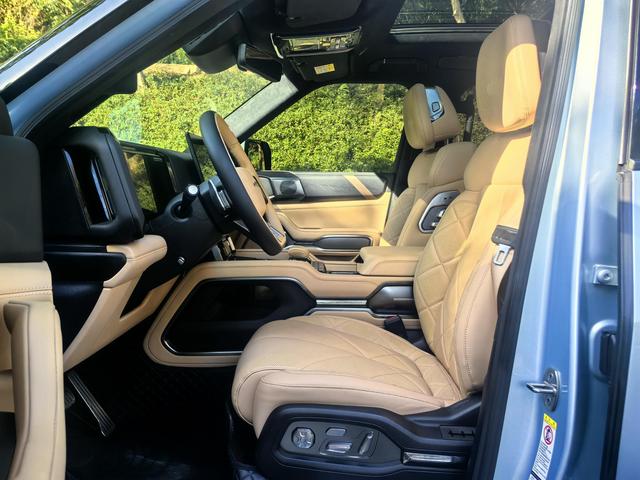 Certificated Pre-Owned Formula Leopard 8 2025 Brave and Wise Flagship Edition 7-Seater -u22105093