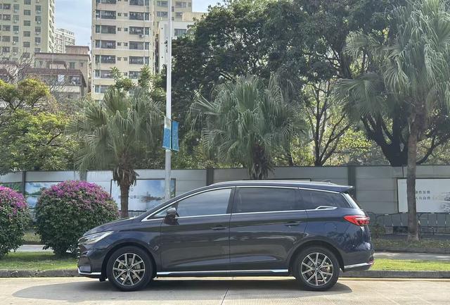 Certificated Pre-Owned BYD Song MAX DM 2022 DM-i 105KM Flagship Version -u22111792