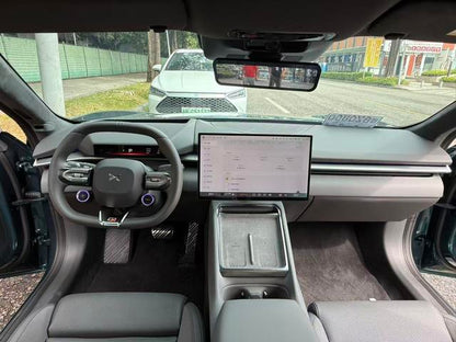جهاز XPENG P7 2025 702 طويل المدى فائق الجودة، معتمد ومستعمل