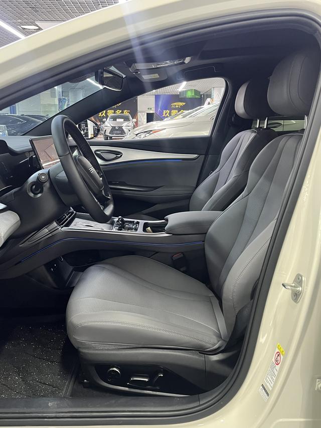 Certificated Pre-Owned BYD Seal 07DM 2024 DM-i 125KM Premium Edition -u22721514