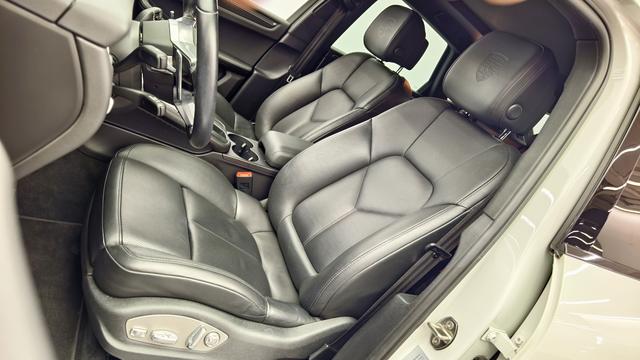 Certificated Pre-Owned Porsche Macan 2020 Macan 2.0T - u22761907