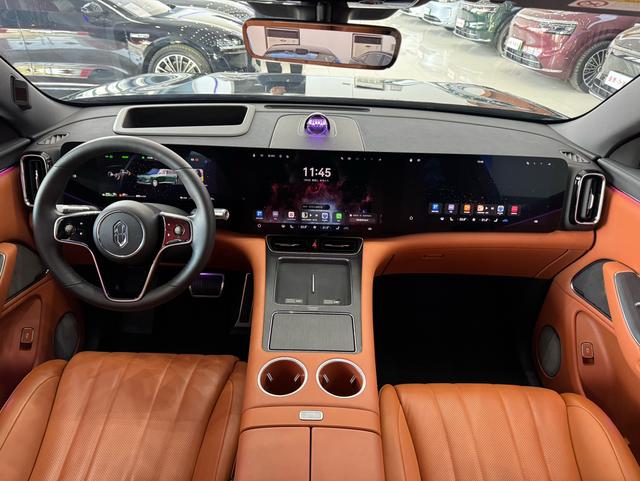 Certificated Pre-Owned Wenjie M8 2025 Extended-Range Ultra Six-Seater Edition -u22481980