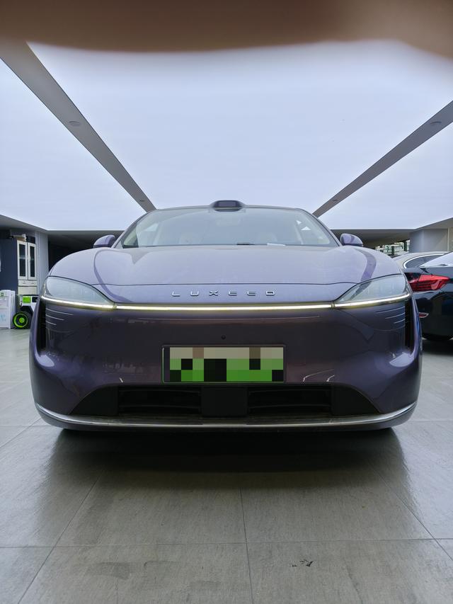 Pre-Owned AITO R7 2024 Model Pure Electric 100kWh Ultra 4WD Version