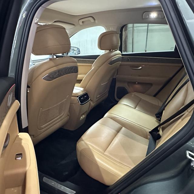 Certificated Pre-Owned Wenjie M5 2022 Extended-Range Rear-Wheel Drive Standard Version -u22408388