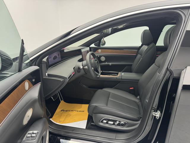 Certificated Pre-Owned Skyworth Enjoy Bound S9 2024 All-Electric Four-Wheel Drive Ultra