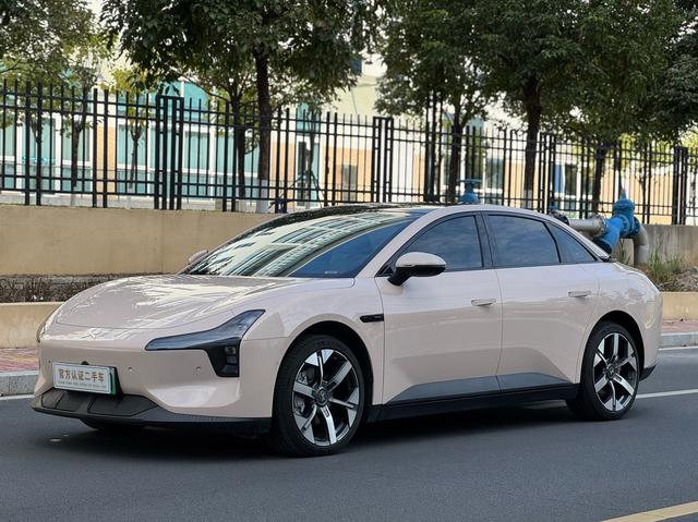 طائرة XPENG MONA M03 موديل 2024، إصدار فائق المدى 620، معتمدة ومستعملة - u22059116