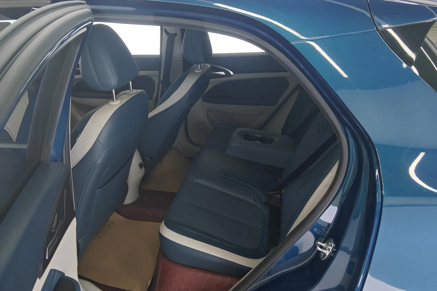 Certificated Pre-Owned Ora Good Cat 2021 Edition 400km Standard Range Athena Edition Lithium Iron Phosphate Battery