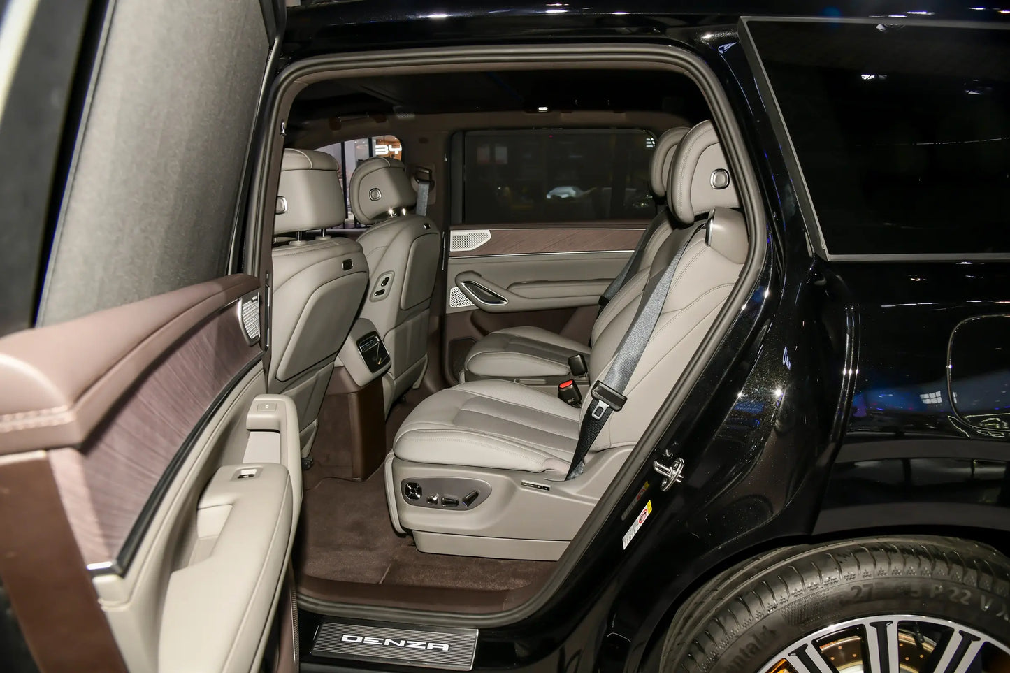 Denza Denza N9 DM -Hybride PHEV