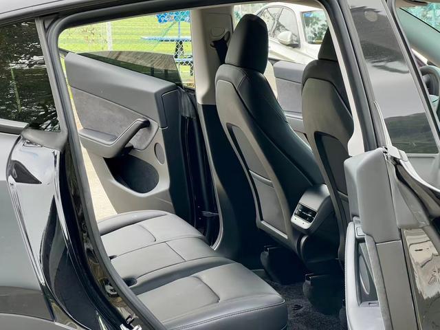 Pre-Owned Tesla Model Y 2023 Rear-Wheel Drive Version