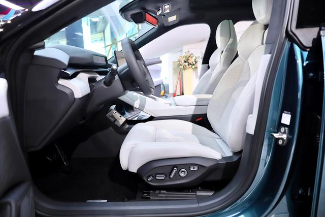 Certificated Pre-Owned XPENG P7 2025 Edition 750 Four-wheel Drive High-performance Ultra-u21882283