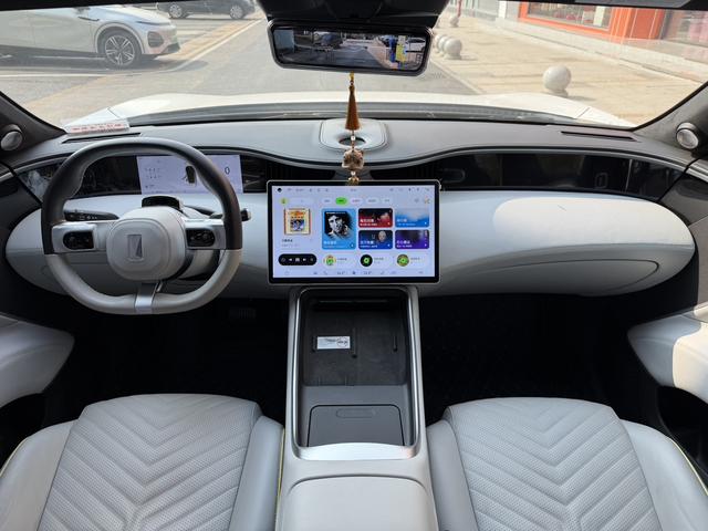 Certificated Pre-Owned AVATR 11 2023 Edition 90kWh Four-Wheel Drive Version -u22504092