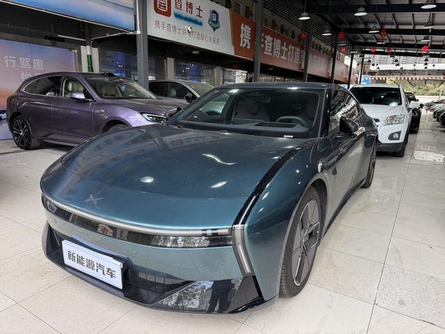 جهاز XPENG P7 2025 702 طويل المدى فائق الجودة معتمد ومستعمل