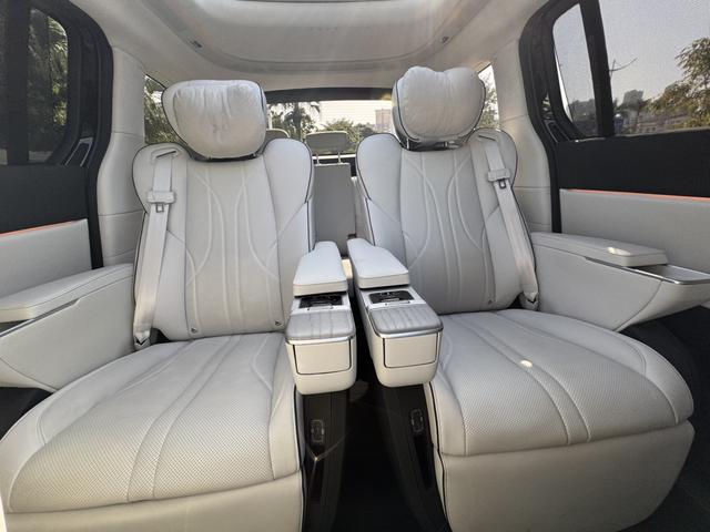 Certificated Pre-Owned XPENG X9 2024 702 Ultra Long Range Max-u21772463